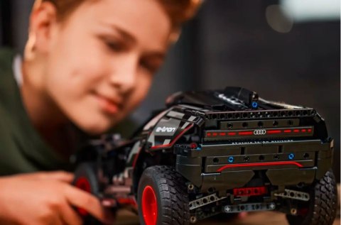 Klocki technic 42160 audi rs q e-tron