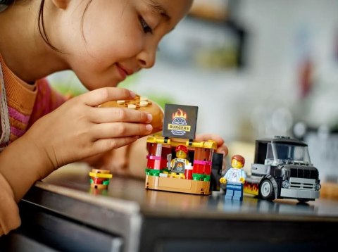 Klocki city 60404 ciężarowka z burgerami