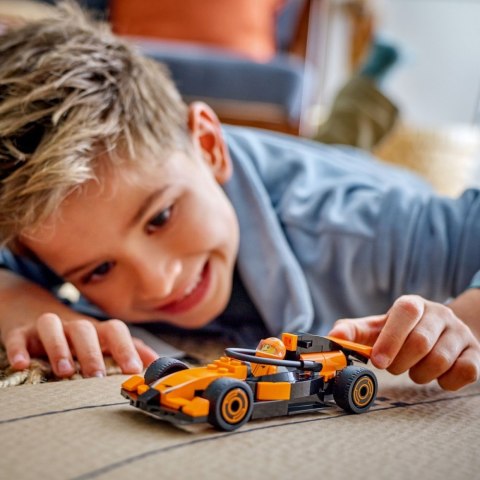 Klocki city 60442 f1 kierowca i bolid mclaren