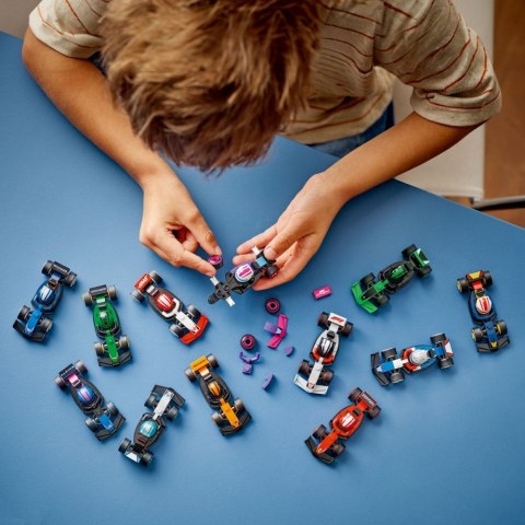 Klocki minifigures 71049 kolekcjonerski bolid f1 (display 36 sztuk)