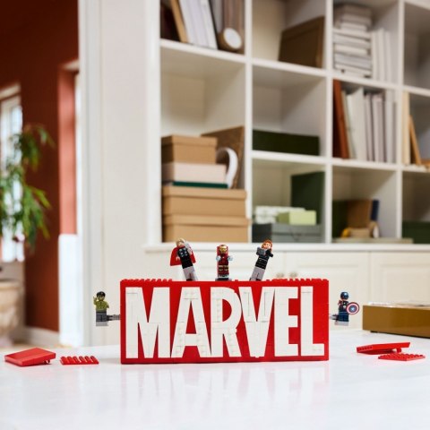 Klocki super heroes 76313 logo marvel z minifigurkami