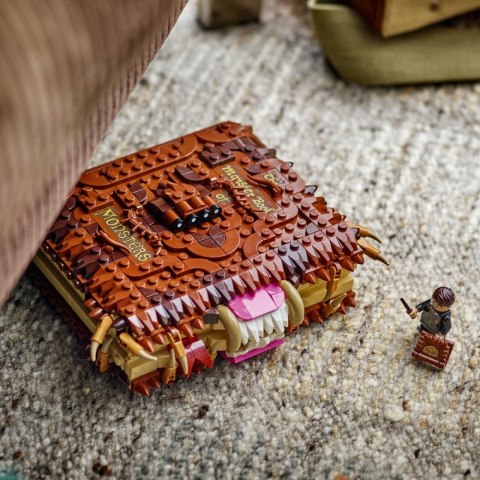 Klocki harry potter 76449 potworna księga potworów z zębami