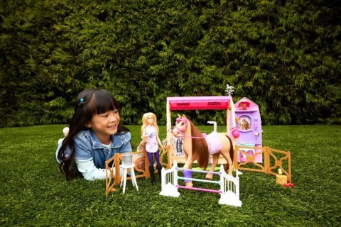Lalka barbie zestaw ze stajnią, koniem i akcesoriami