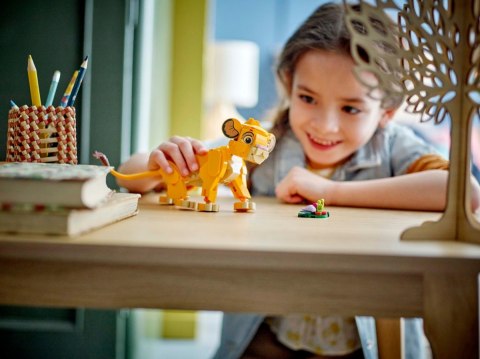 Klocki disney classic 43243 król lew - lwiątko simba