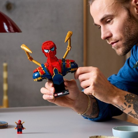 Klocki super heroes 76326 popiersie iron spider-mana
