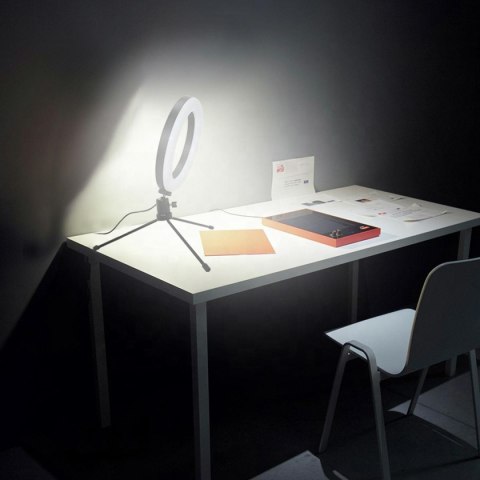 ZD67B Lampa pierścieniowa 16cm led staty